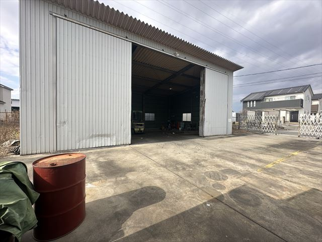 ６１７５４　瑞穂市稲里倉庫の外観