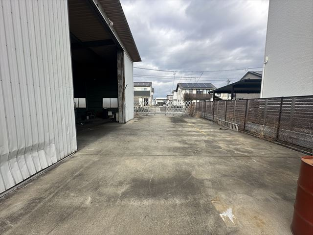 ６１７５４　瑞穂市稲里倉庫の外観