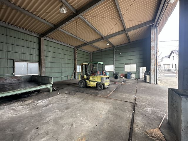 ６１７５４　瑞穂市稲里倉庫の外観