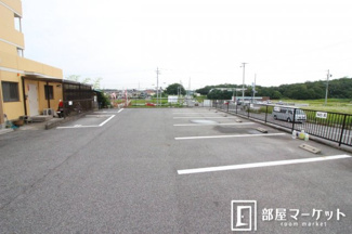 【駐車場】