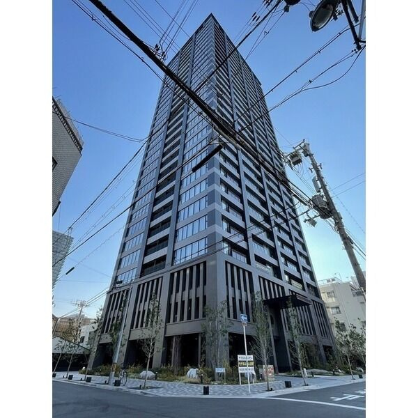 THE CROSS CITY TOWER