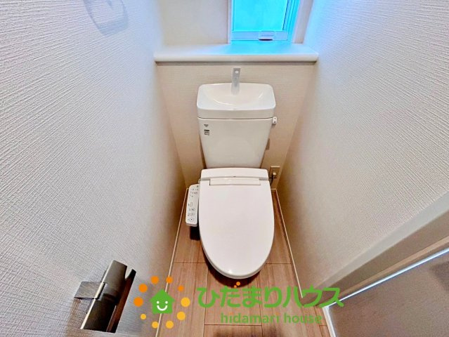 久喜市上町　新築一戸建て　02　クレアスタウン　のトイレ|シンプルで掃除のしやすいトイレ。