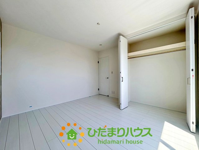 久喜市上町　新築一戸建て　02　クレアスタウン　の収納|衣類がたっぷり入る主寝室！