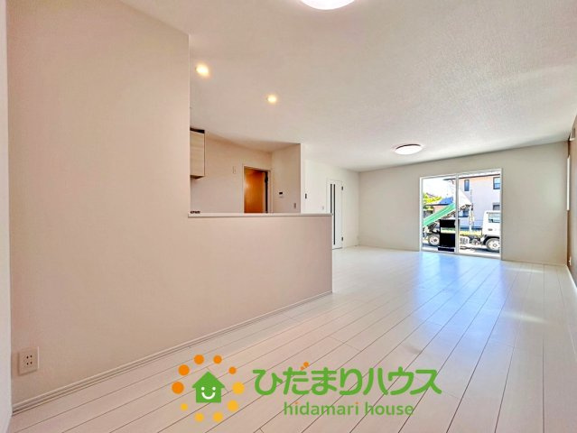 久喜市上町　新築一戸建て　02　クレアスタウン　の居間・リビング|広々20.6帖のくつろげるリビングルーム！