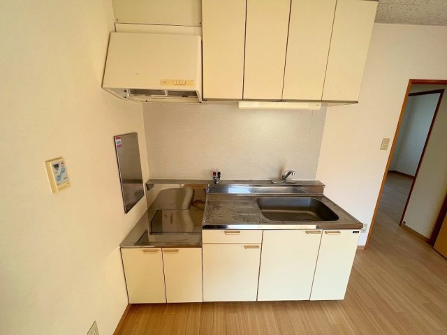 大和高田市春日町１丁目のアパートのキッチン