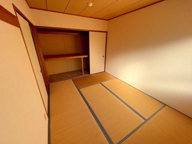 大和高田市春日町１丁目のアパートの和室