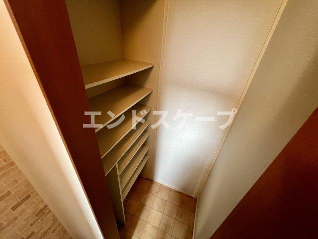 プレミール　A棟の収納|高崎、前橋、伊勢崎エリアのお部屋探しはエンドスケープまで！お客様の理想お聞かせ下さい♪
