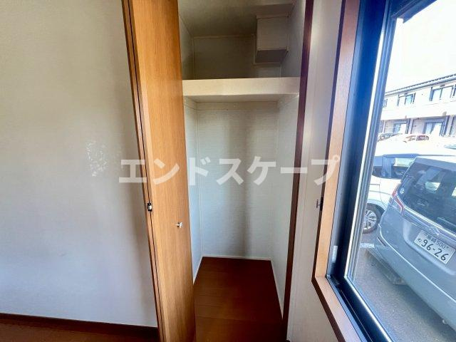 プレミール　A棟の収納|高崎、前橋、伊勢崎エリアのお部屋探しはエンドスケープまで！お客様の理想お聞かせ下さい♪