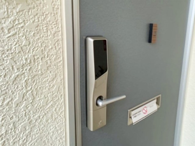 【玄関】 | ピースタウン・アイリスB