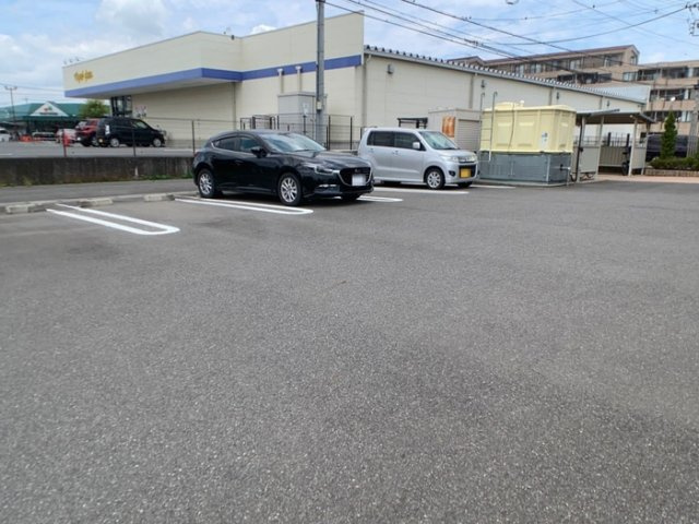 【駐車場】 | フリーデン | 駐車場