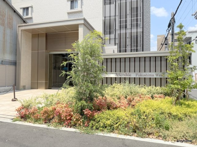 スプランディッド福島WEST　仲介手数料無料のエントランス
