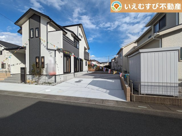 BLOOMING GARDEN　上里町七本木の駐車場|2台駐車可能なスペース完備
しっかり舗装してある駐車スペースで天気が悪く足元が悪い日でも乗り降りしやすい♪