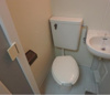 こちらのお部屋は温水洗浄便座です。 