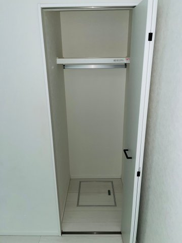 仲介手数料0！！プレミア清水の収納