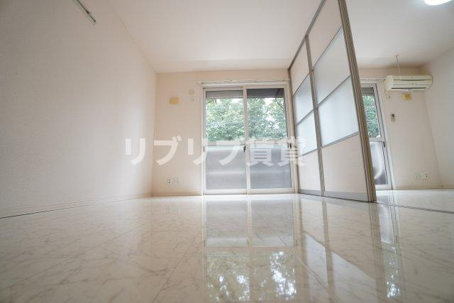 グリーンコート貝塚３号館の寝室