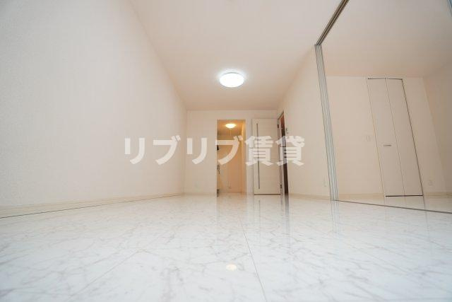 グリーンコート貝塚３号館の居間・リビング