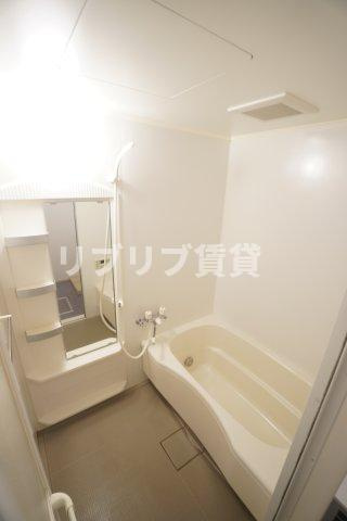 グリーンコート貝塚３号館の浴室