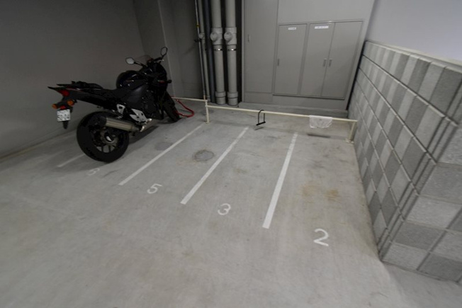 【駐車場】ハーヴェスト江坂