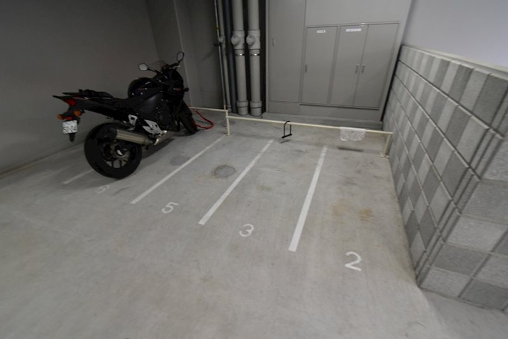 【駐車場】ハーヴェスト江坂 