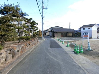【前面道路含む現地写真】 | 土地　玉島柏島　全3区画 | 前面道路は幅員約4.1ｍの公道です。