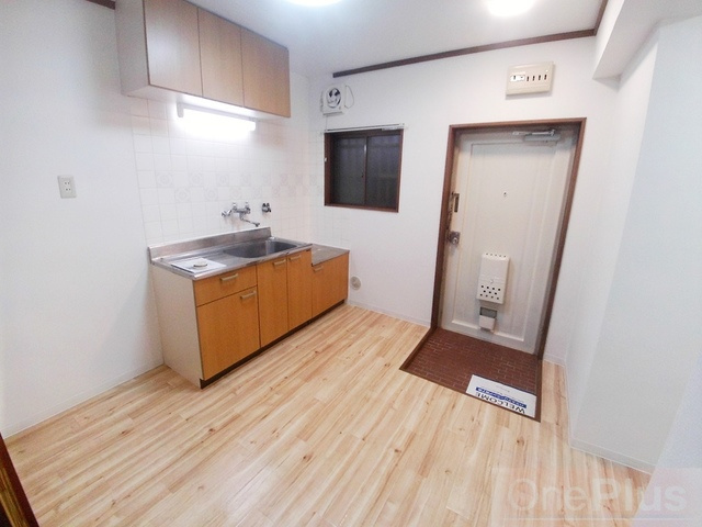 ファミネス芦屋の洋室