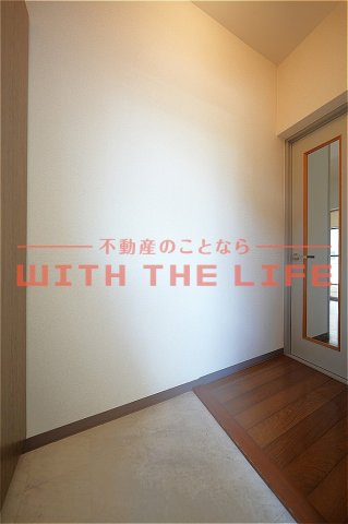 山口第一ビル【キャッシュバック対象物件】の玄関|明るい玄関です