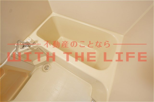 山口第一ビル【キャッシュバック対象物件】の浴室|日々の疲れを癒すお風呂付です