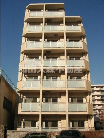 スカイコートヌーベル大森の外観|2007年1月築　RC鉄筋コンクリート造地上8階建て総戸数25戸の分譲賃貸マンション
京浜急行本線平和島駅と大森海岸駅徒歩圏内の東京都大田区大森本町1丁目