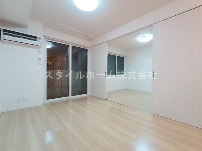 【居間・リビング】 | シーナリー | 別部屋写真です。