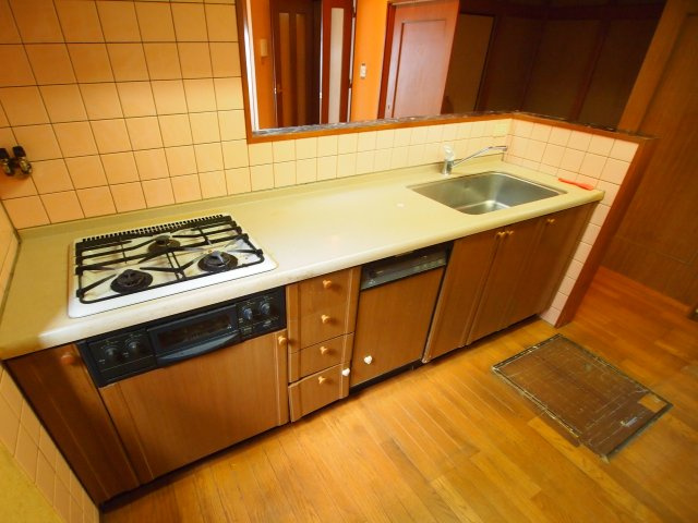 小泉町戸建てのキッチン|リフォーム前。