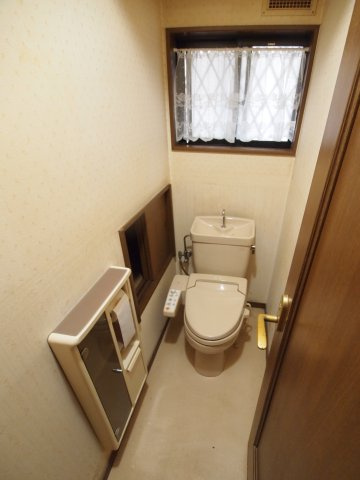 小泉町戸建てのトイレ|1Fトイレ。リフォーム前