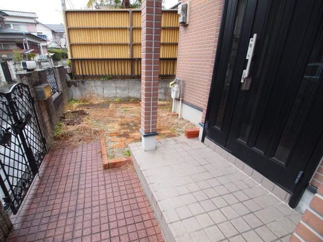 小泉町戸建ての庭