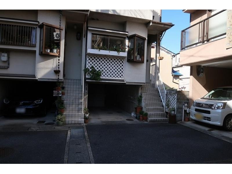 嵯峨明星町の前面道路含む現地写真