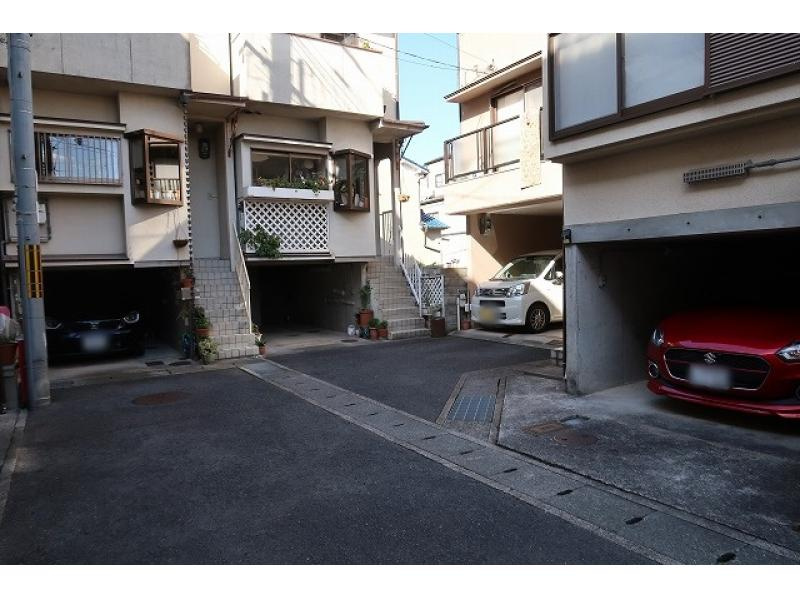 嵯峨明星町の前面道路含む現地写真