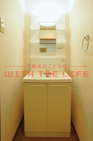コンフォールHI【キャッシュバック対象物件】の独立洗面台|独立洗面化粧台が付いています