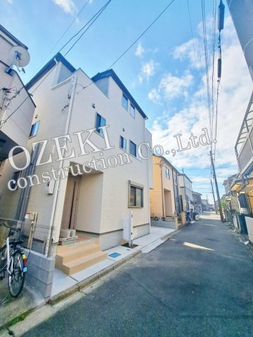 越谷市大沢新築戸建て　収納豊富な間取設計の外観