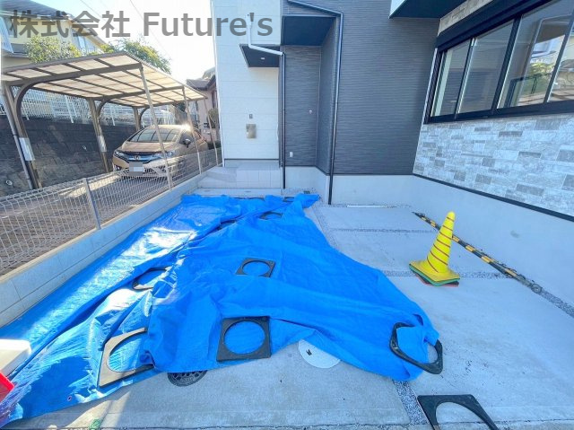 流山市加4丁目　新築戸建　全2棟　2号棟の駐車場|カースペース並列2台付き