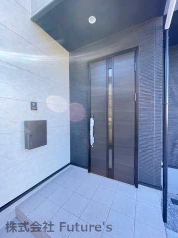 流山市加4丁目　新築戸建　全2棟　2号棟のエントランス|玄関アプローチ
