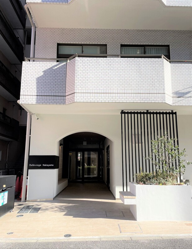 Belleviage Nakayamaのエントランス
