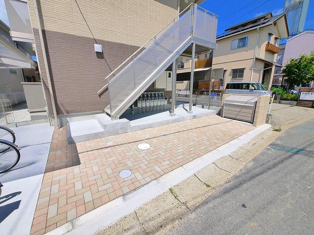サンハイツ佐保のエントランス