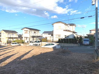 【外観】 | 建築条件ありません！！
お好きなプランでマイホームをご計画ください♪
建築プランの立てやすい整形地！
多彩なプランをご提案いたします！
地盤の強い高台エリア。
水害などの災害から守ることができます。
