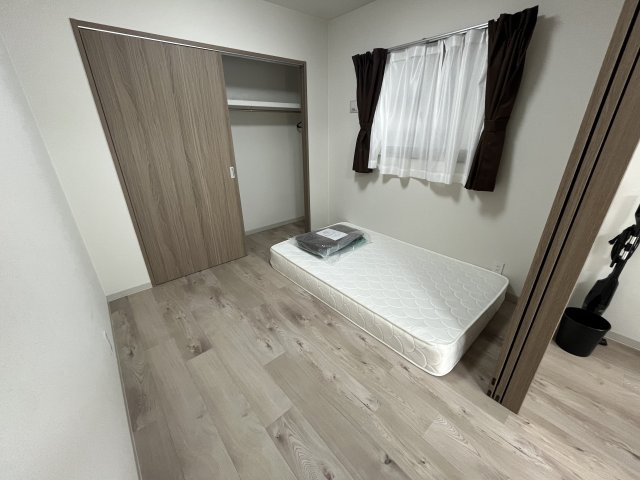 【寝室】ラ・ローザⅡ
