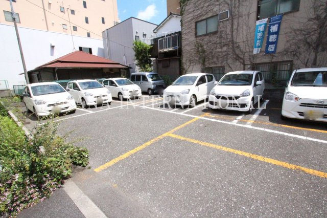 シェル都Ⅲの駐車場