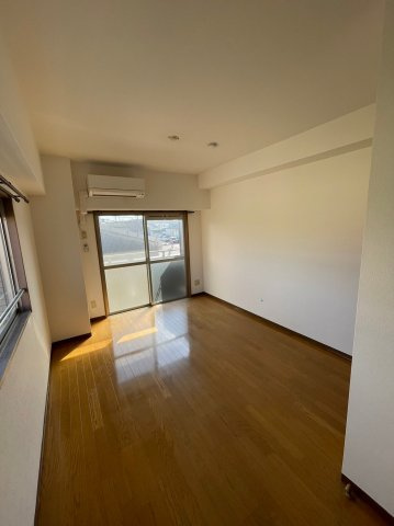 仲介手数料0円！！レージュ　ウエストの居間・リビング