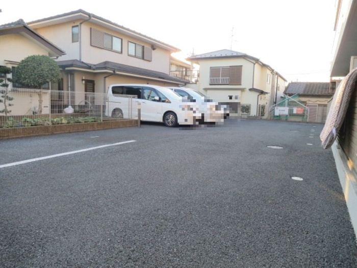 サンセゾン ナツキの駐車場|駐車場