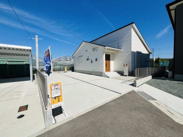 サンコート室岡の駐車場