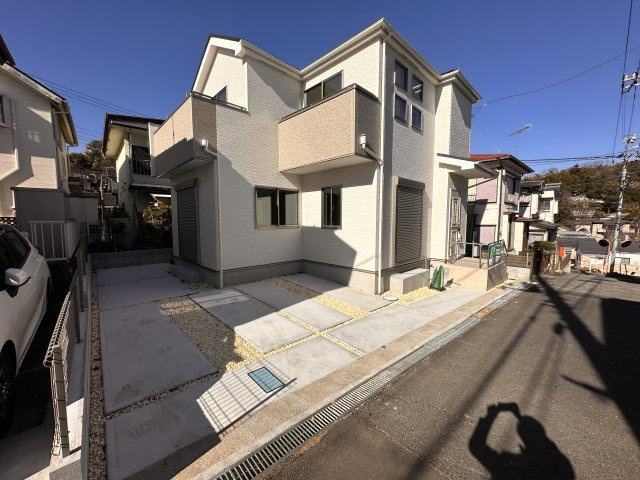 町田市野津田町　新築1棟　鶴川第一小学校・鶴川中学校の前面道路含む現地写真