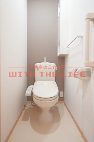 ヴィラフォレスト【キャンペーン対象物件】のトイレ|ゆったりとした空間のトイレです