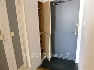 広島市安佐北区口田４丁目の賃貸マンションの玄関|シューズボックスあり