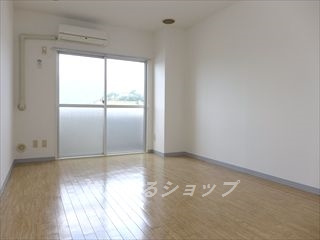 広島市安佐北区口田４丁目の賃貸マンションの居間・リビング